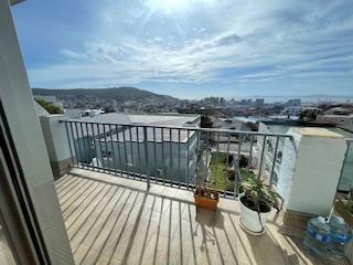 2 Bedroom Property for Sale in Vredehoek Western Cape